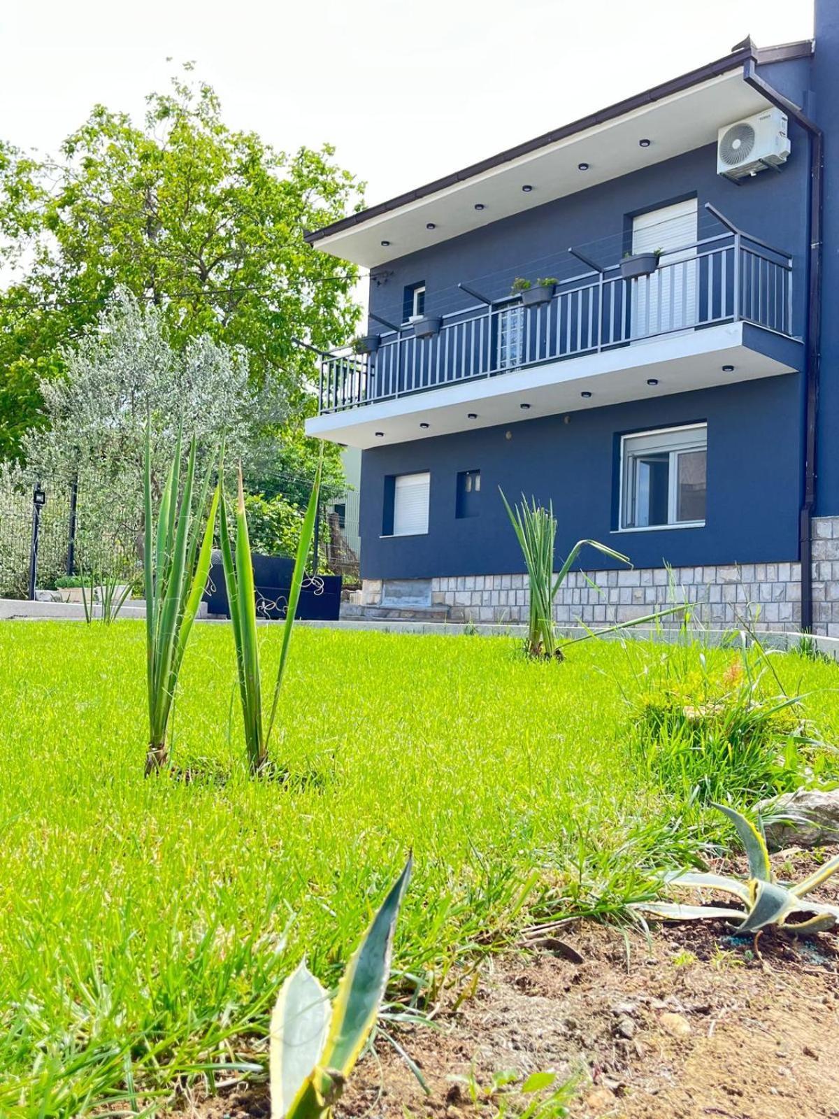Apartment Erwin With Heated Pool Imotski